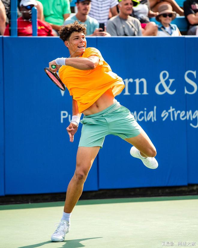 化带为背景 化带为背景