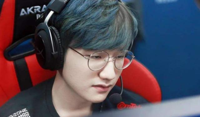 自执行与调 自执行与调